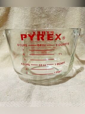 Pyrex 8 Cup Glass Measuring Cup 2 Quart 64 oz Large Batter Bowl 564 Corning USA